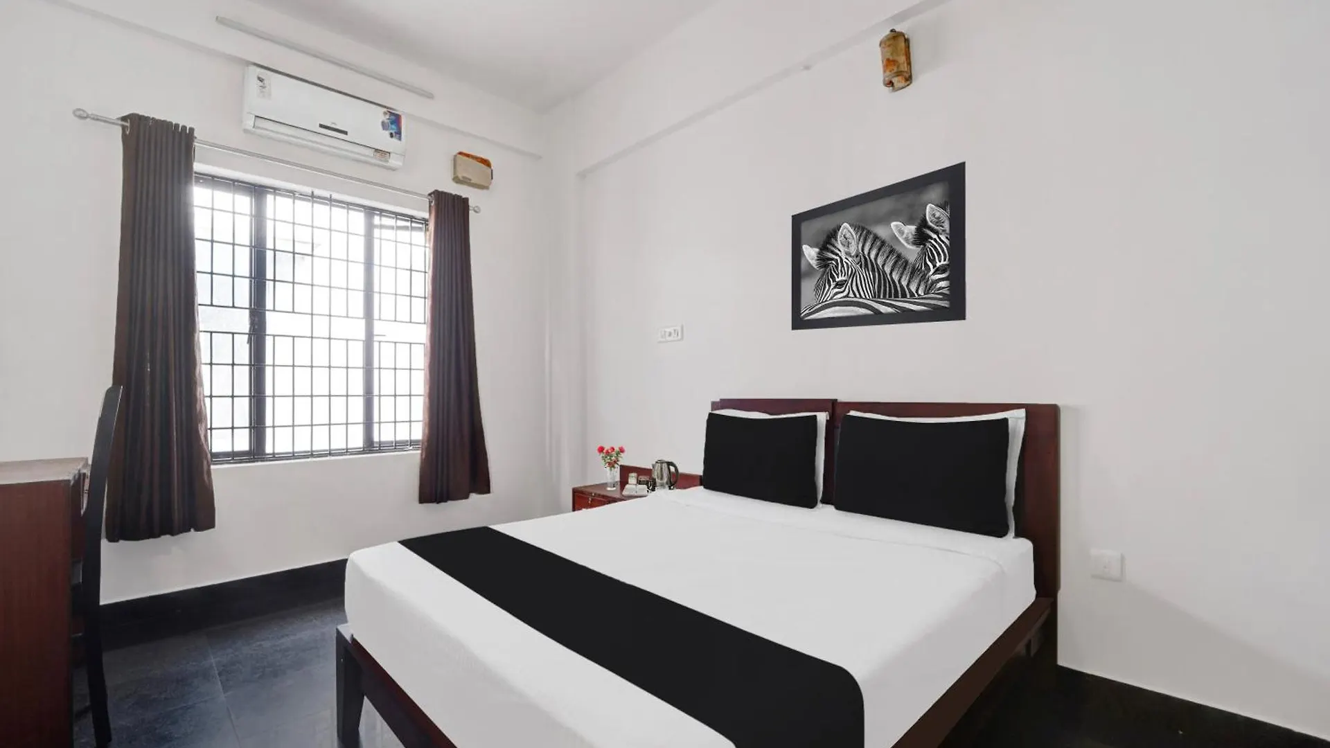 Super Hotel O East Fort Тривандрум