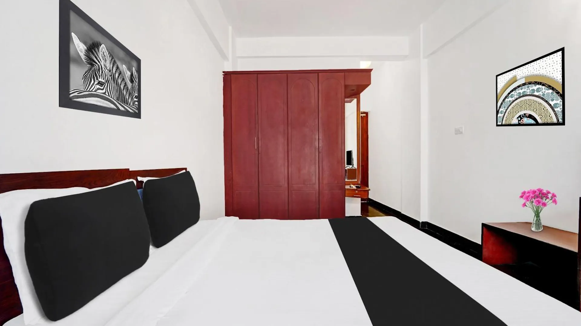Super Hotel O East Fort Тривандрум