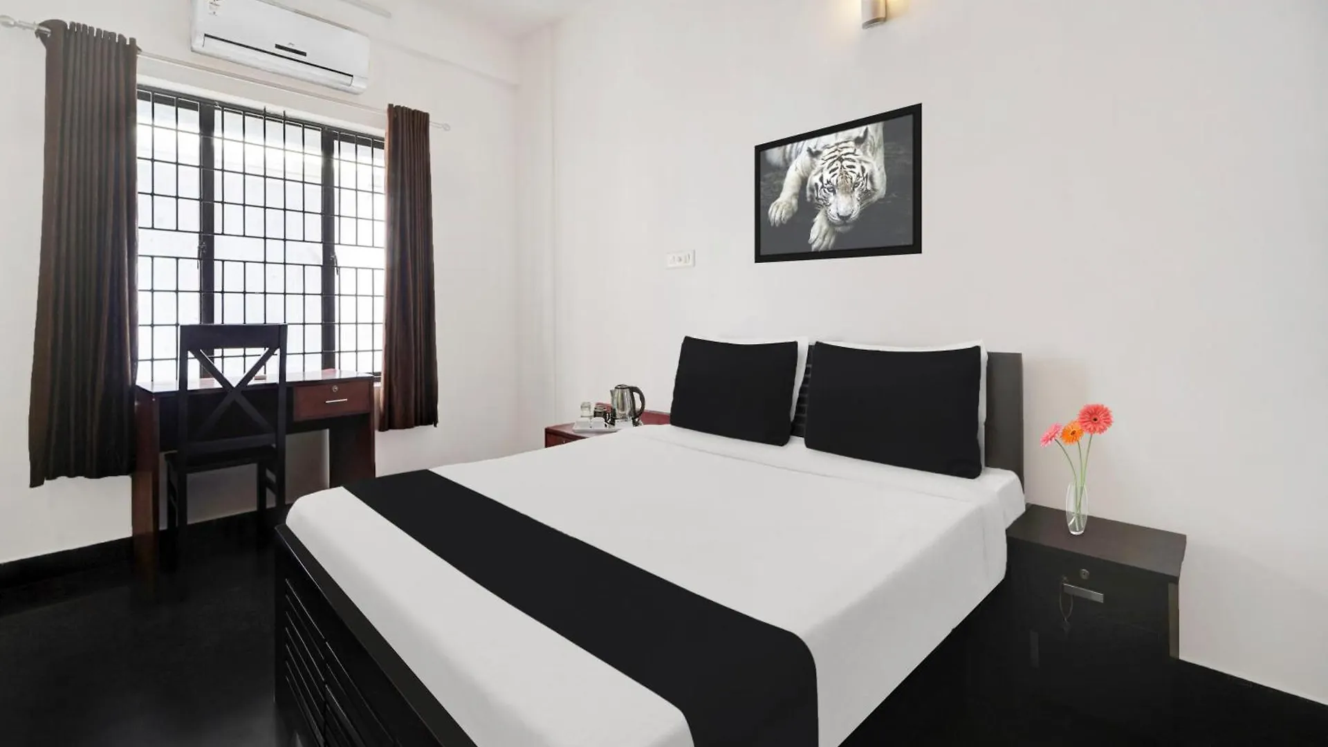 Super Hotel O East Fort Thiruvananthapuram